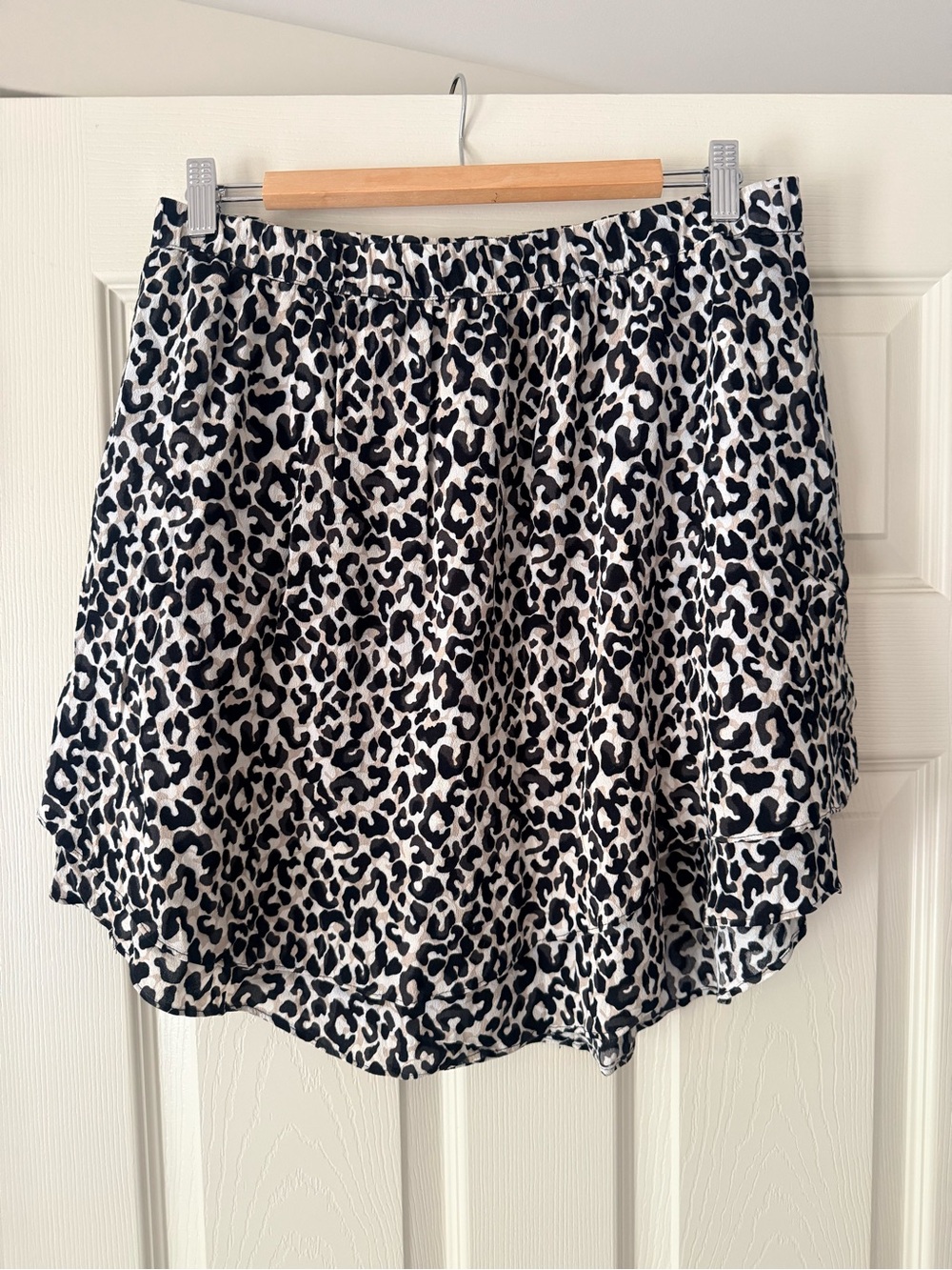 Banana Republic Black & White Leopard Print Skirt